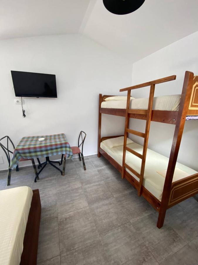 Seaside Cabin Ksamil Aparthotel Ngoại thất bức ảnh